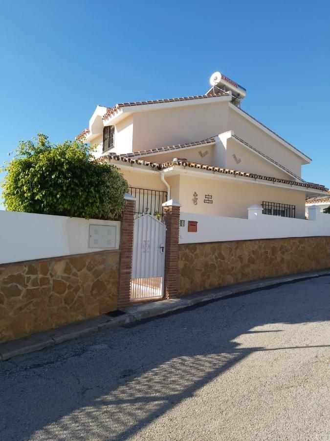 Villa - zeezicht, zwembad Nerja Exterior foto