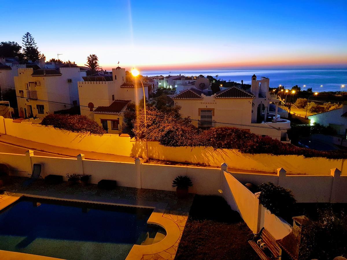 Villa - zeezicht, zwembad Nerja Exterior foto