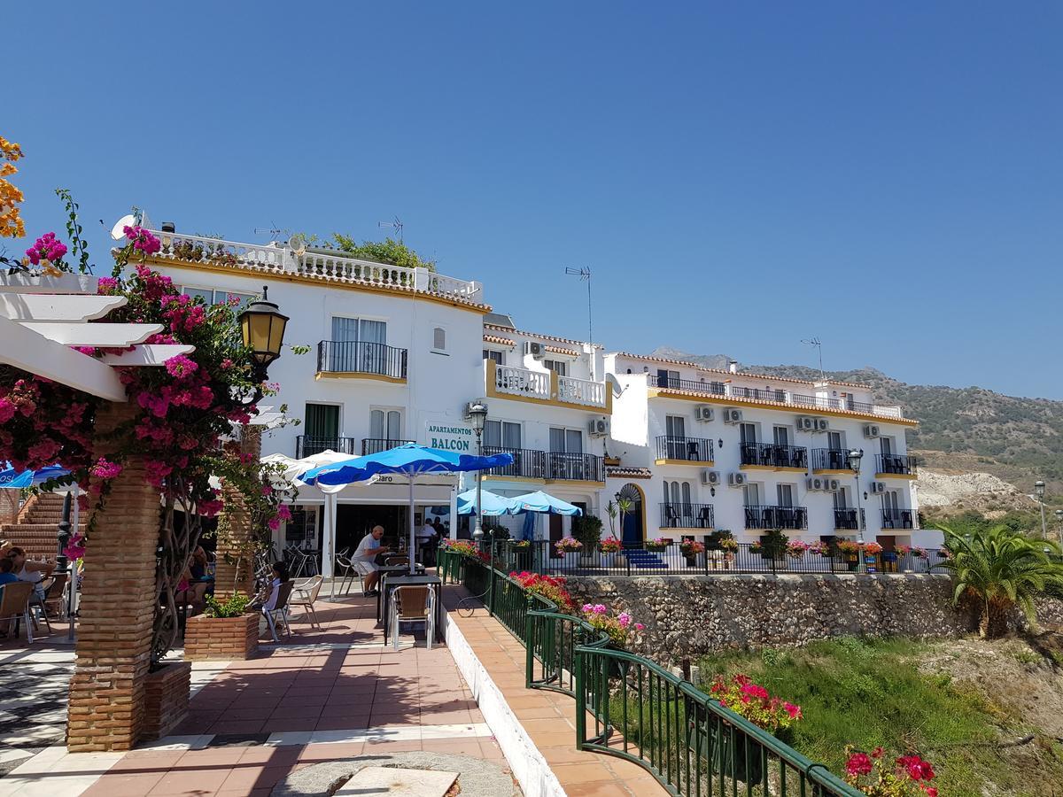 Villa - zeezicht, zwembad Nerja Exterior foto