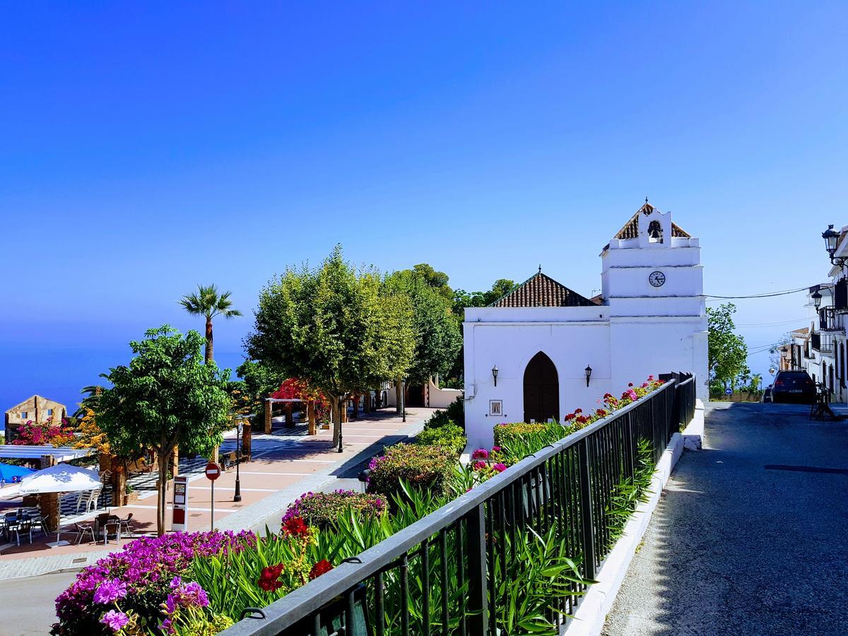 Villa - zeezicht, zwembad Nerja Exterior foto