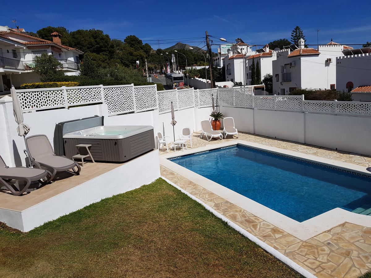 Villa - zeezicht, zwembad Nerja Exterior foto